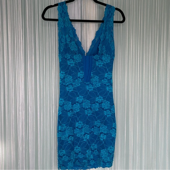 Marciano Beaded Lace Dress NWOT - Picture 3 of 17